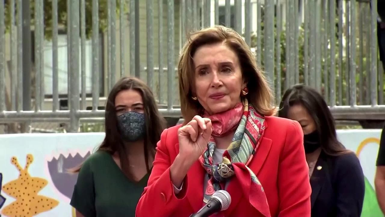 Dal parrucchiere senza mascherina, Nancy Pelosi si giustifica: "Mi sono fidata"