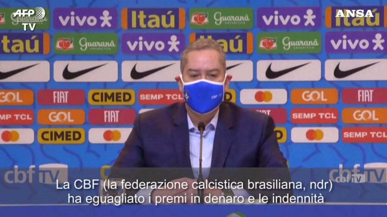 Brasile, parità di genere nel calcio: "Premi in denaro uguali per uomini e donne"