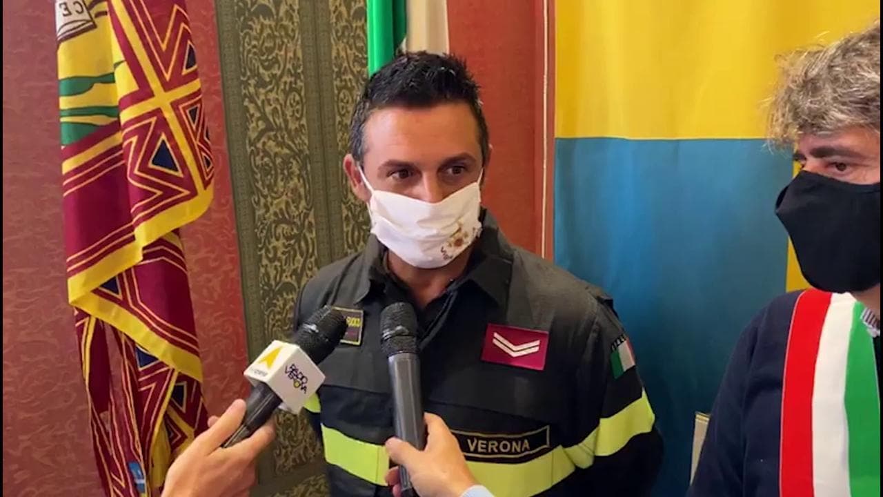 Verona, vigile del Fuoco si tuffa nell'Adige per salvare suicida: "Non sono un eroe"