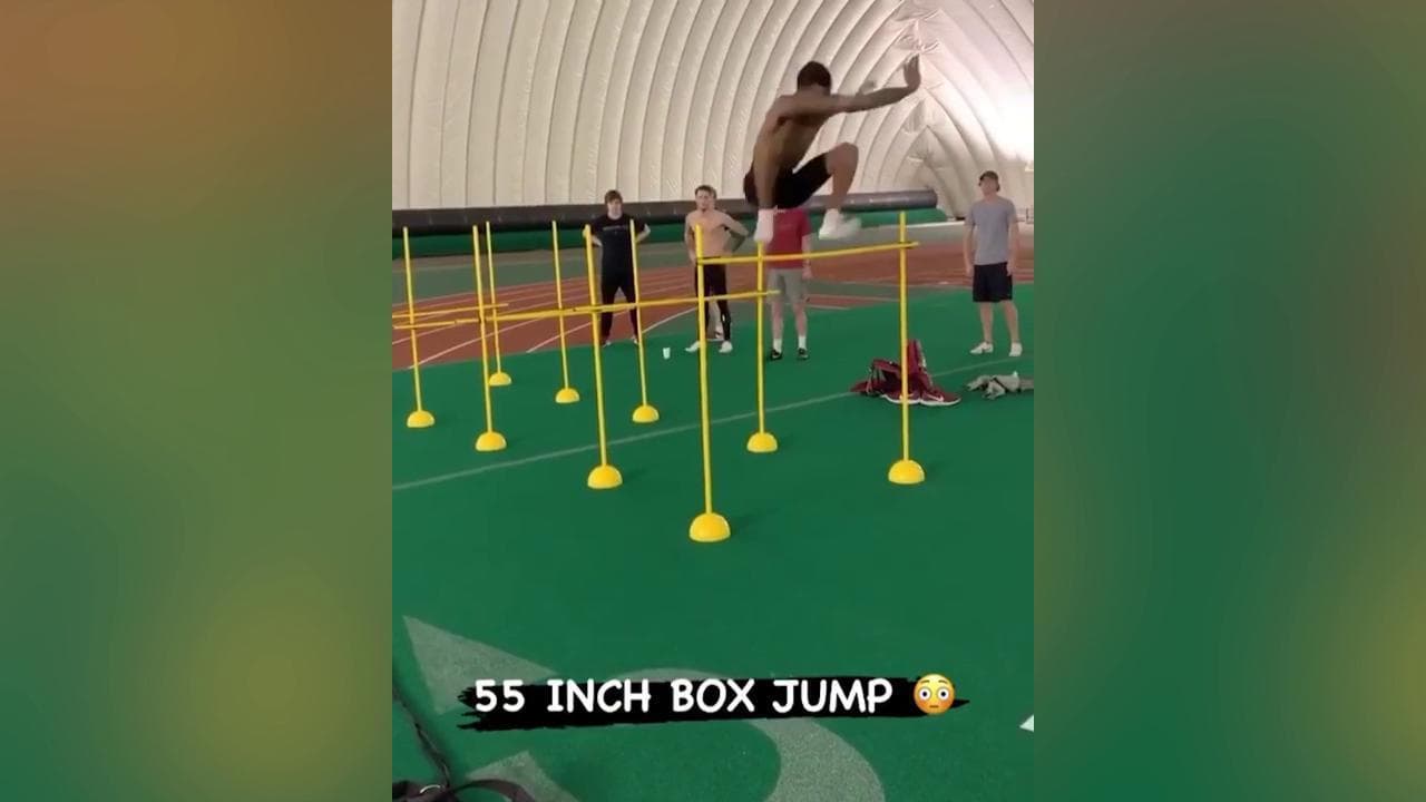 Usa, il salto "da fermo" del giovane atleta: supera un ostacolo di 1 metro e 40