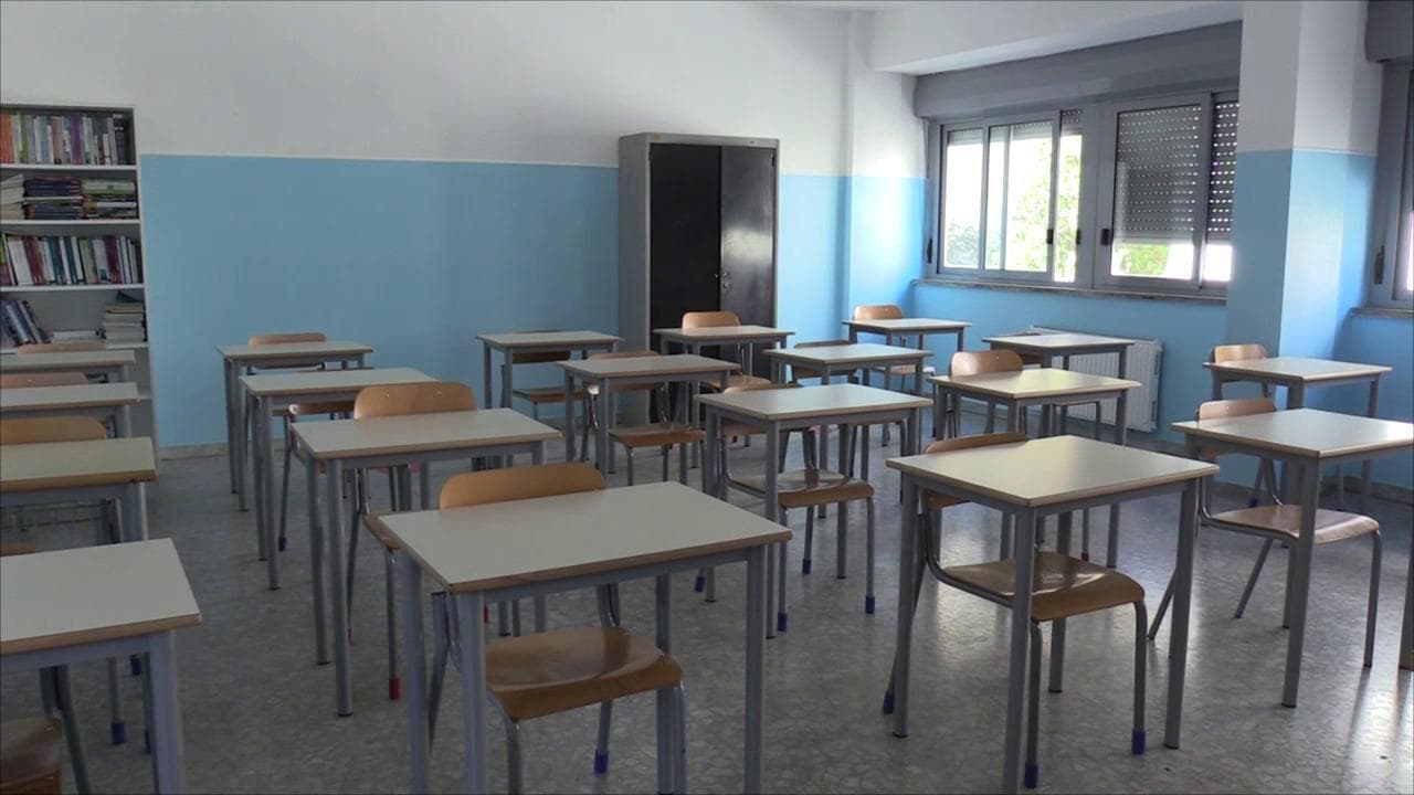 Ripartenza scuola, liceo Newton di Roma: "Così riusciamo a distanziare 20 banchi in un'aula"