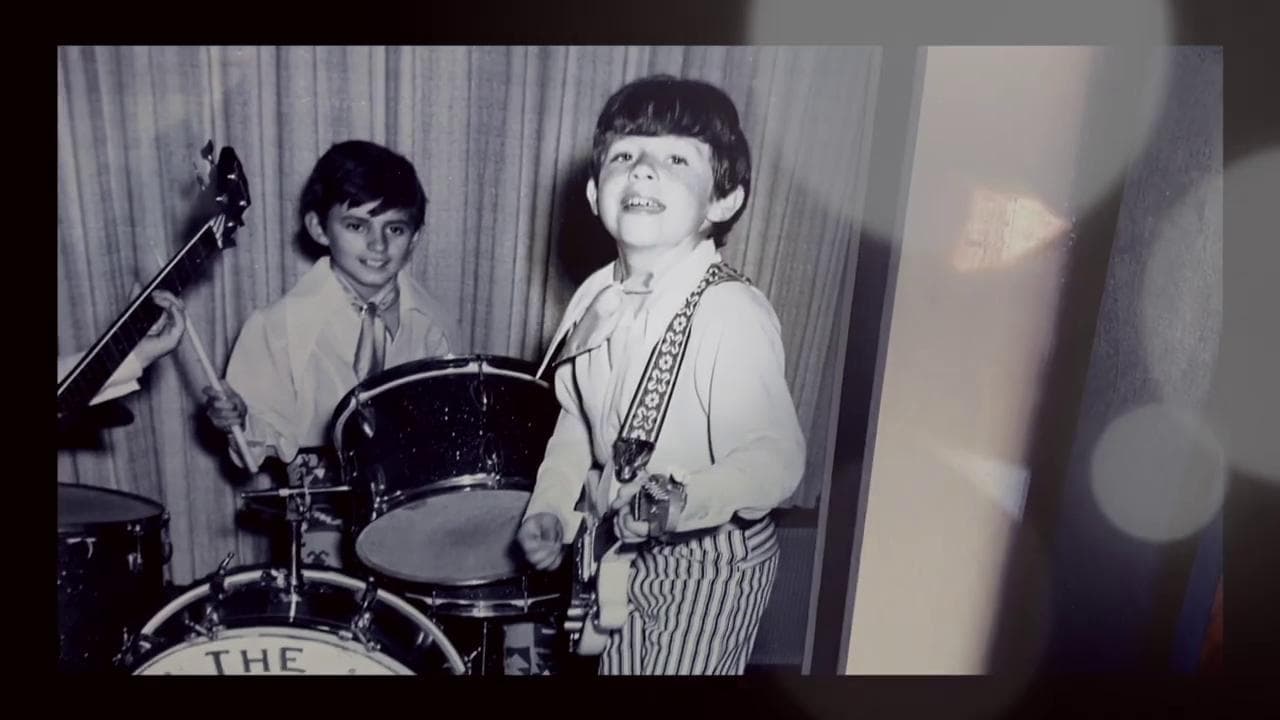 Ringo Starr con mascherina suona per Steve Lukather e la sua 'Run to me'