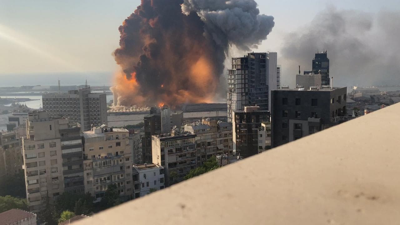 Beirut, nel video inedito l'esplosione in slow motion