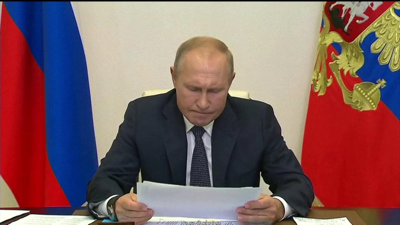 Coronavirus, Putin: "La Russia ha registrato il primo vaccino: è stato somministrato a mia figlia"