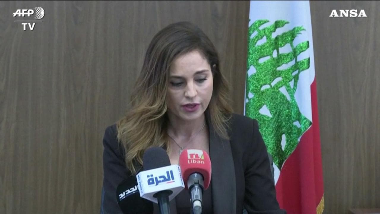 Beirut, la ministra dell'Informazione si dimette: "Chiedo scusa ai miei connazionali"