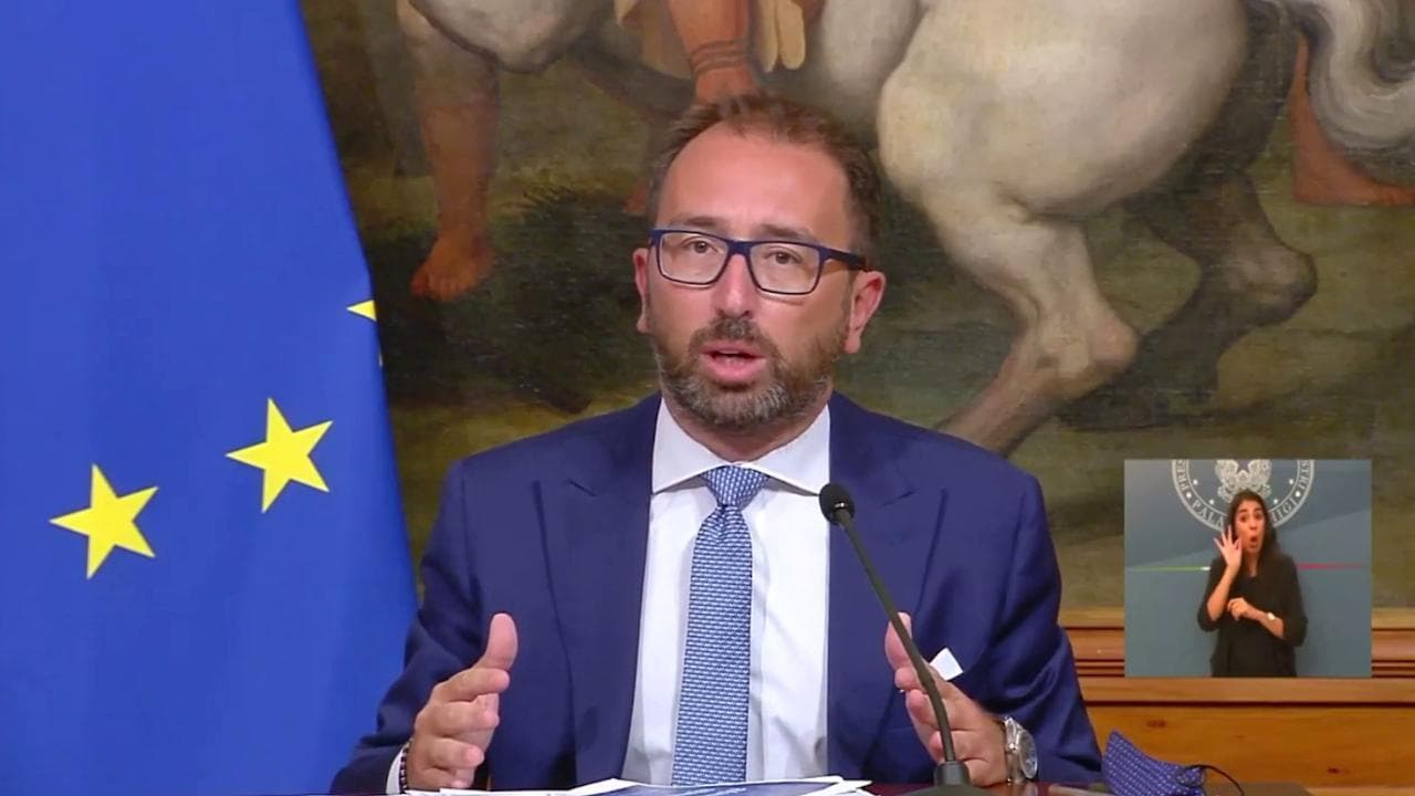 Dl Agosto, Bonafede sulla riforma del Csm: "Chi entra in politica non torna in magistratura"