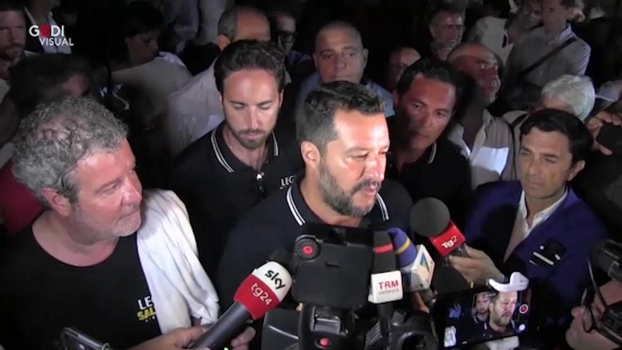 L'estate in cui Salvini chiese i pieni poteri - videostoria