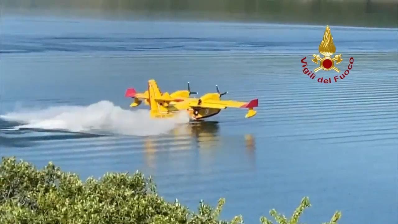 Incendi a L'Aquila: sette canadair a lavoro sul Monte Omo e sul Monte Pettino