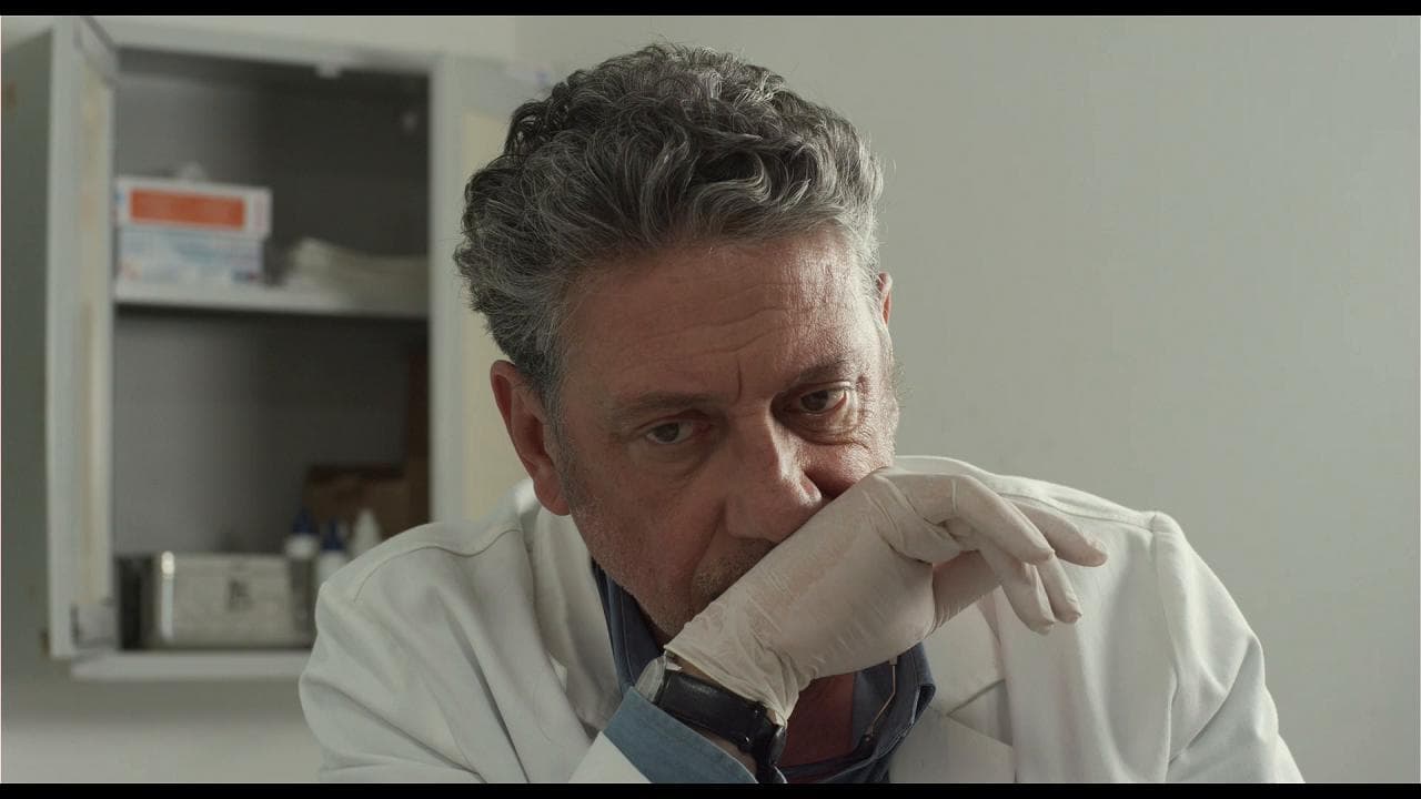 'Nour', al cinema la storia di Pietro Bartolo, il medico del mare. Il trailer