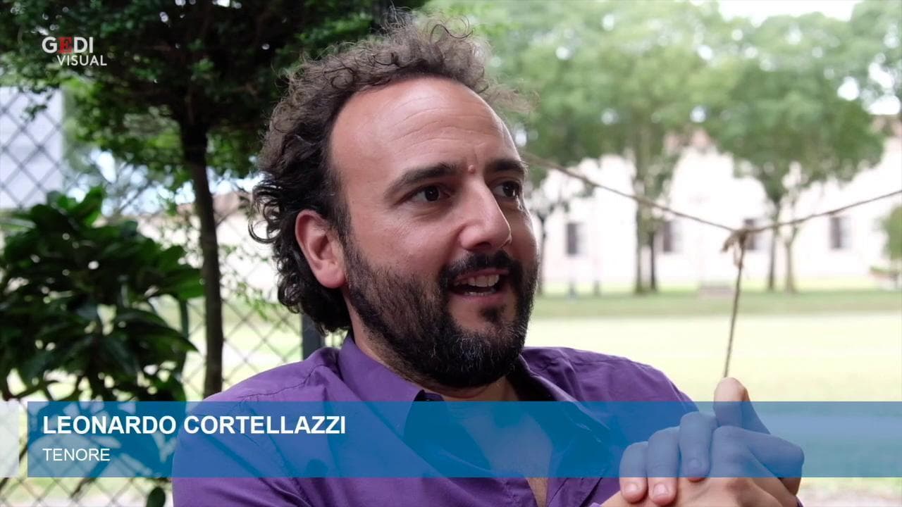 Teatri chiusi per Covid, il tenore torna a Mantova per lavorare nel chiosco di famiglia
