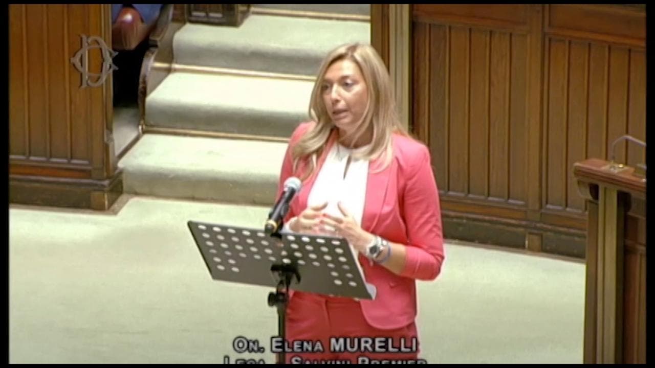 Elena Murelli (Lega) attacca il governo: "Per tenervi le poltrone importate il Covid con i migranti"