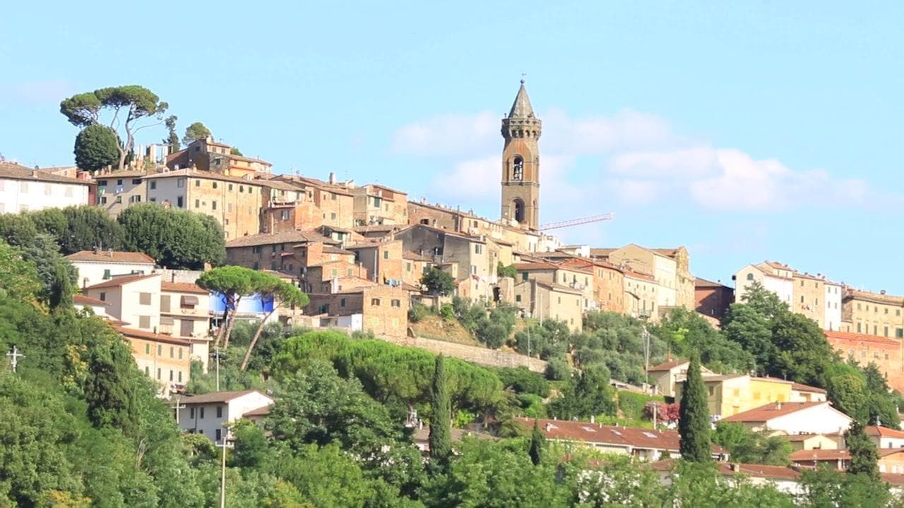 Peccioli, il paese toscano che ha "adottato" un giornale: "Raccontare la provincia è un dovere del giornalismo"