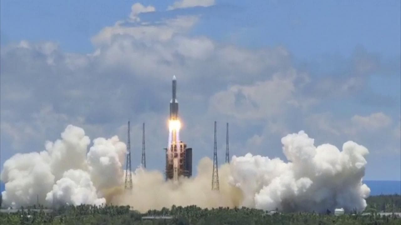 Spazio, la Cina lancia la sonda Tianwen 1 diretta verso Marte
