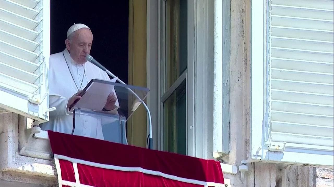 Santa Sofia diventa moschea, lo sfogo del Papa: "Sono molto addolorato"
