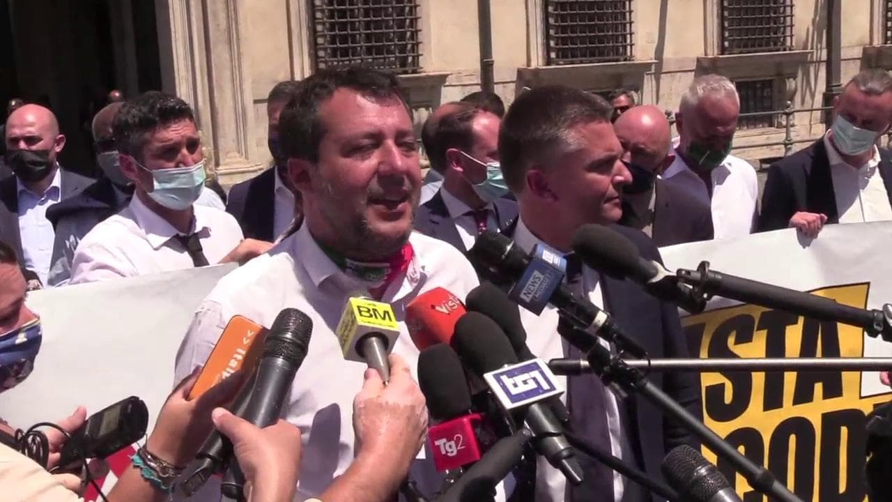 Prodi e apertura a Fi, Salvini: "Lui e Pd sono disperati ma Berlusconi resta nel centrodestra"