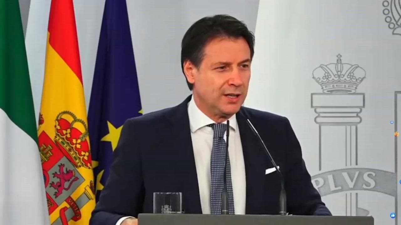 Governo, Conte cita 'Ecce Bombo' di Moretti: "L'opposizione? Mi si nota di più a Chigi o a Villa Pamphilj?"