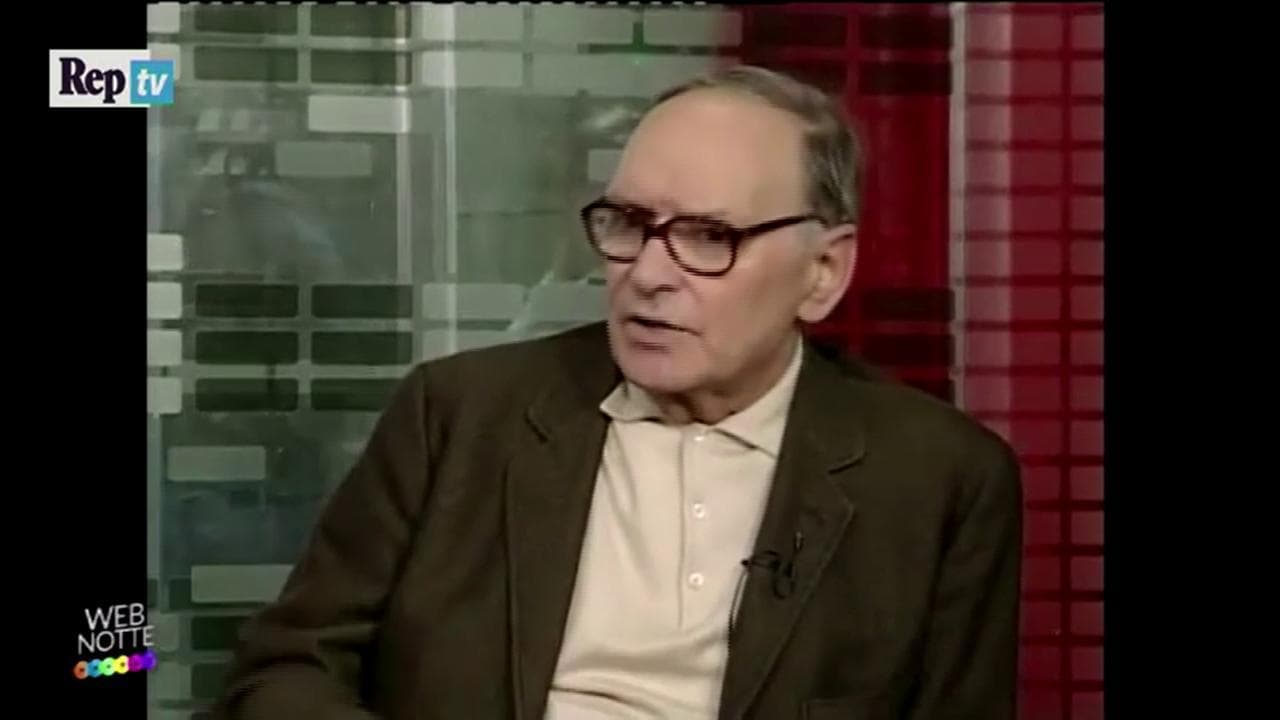 Morricone intona "Per un pugno di dollari" al Forum dei lettori di Repubblica