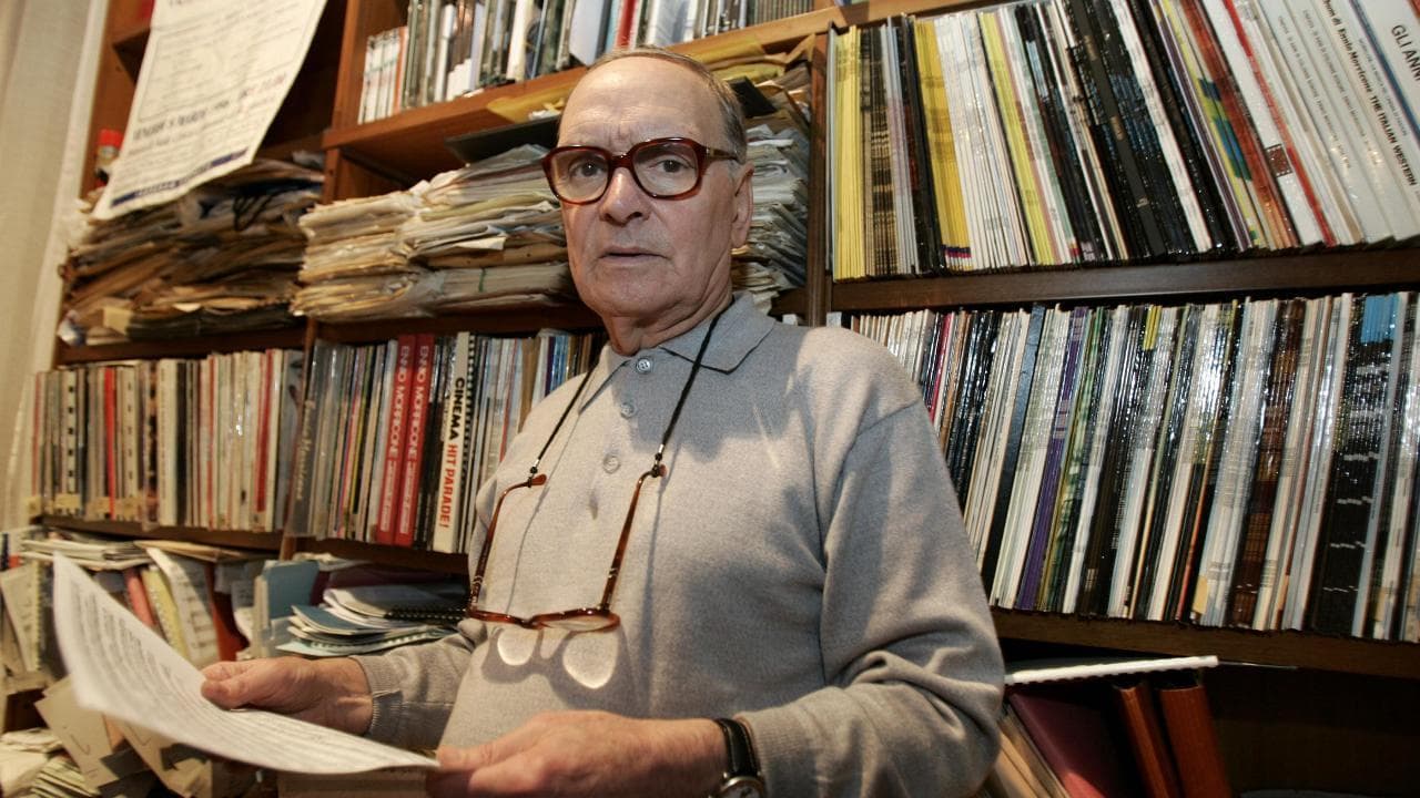 Ennio Morricone: "Io sono morto, vado via senza disturbare". Il necrologio scritto dal maestro in persona