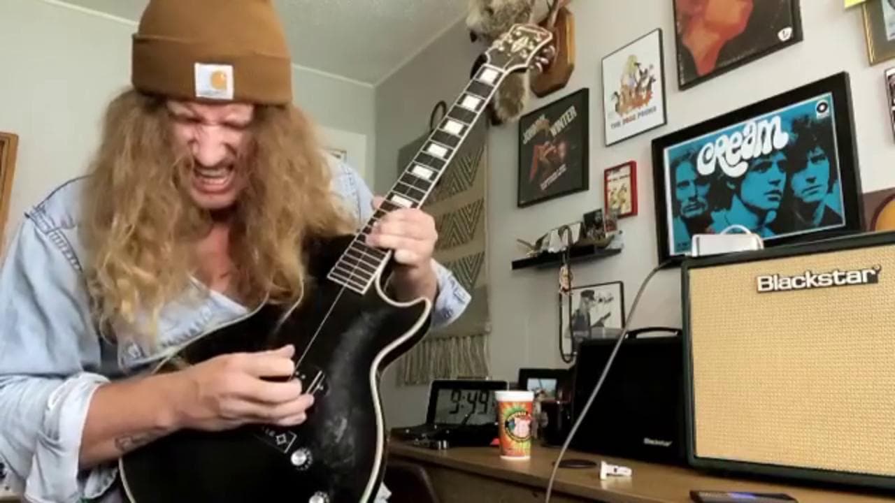 Usa, al chitarrista basta una sola corda: l'assolo blues di James Jared Nichols