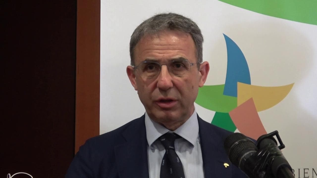 Decreto Semplificazioni, il ministro Costa: "Non amo i condoni, credo si troverà una soluzione"