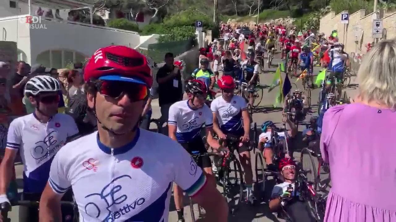 A Santa Maria di Leuca l'arrivo della staffetta voluta da Zanardi, i compagni: "Oggi pedaliamo per te"