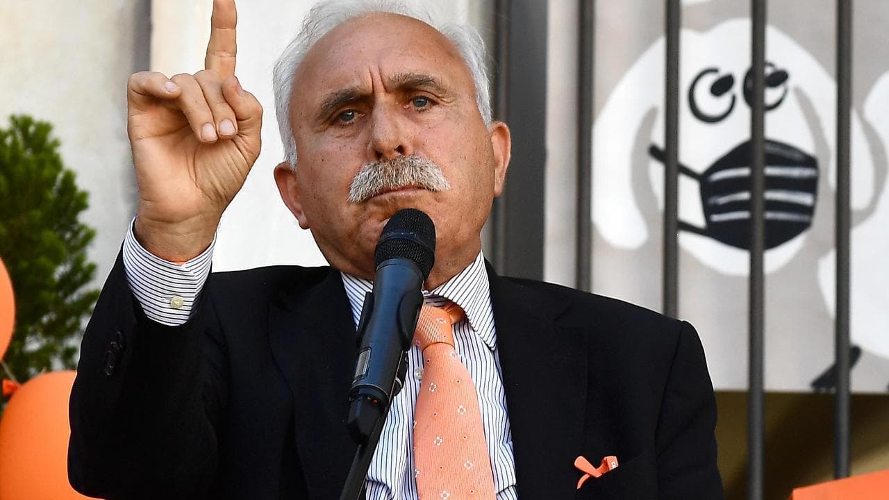 Gilet arancioni, Pappalardo: "Vaccini? Se andiamo al potere li mettiamo proni e li facciamo tutti a loro"
