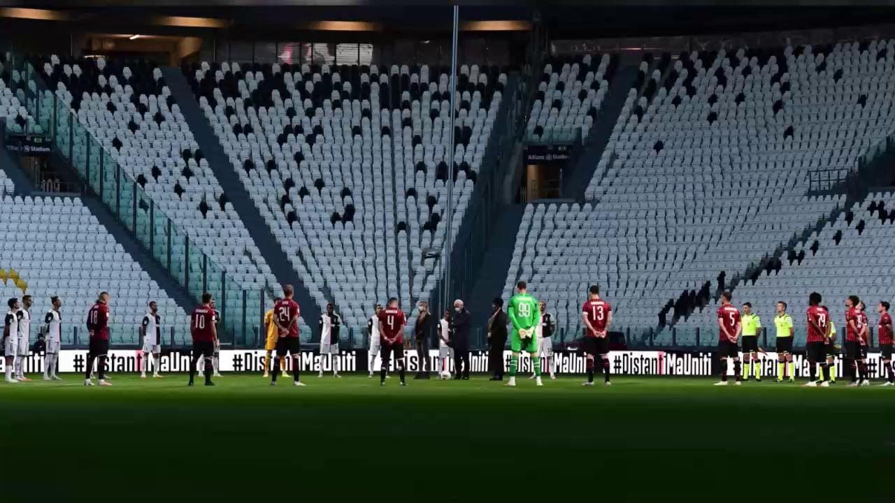 Juventus-Milan, il minuto di silenzio per le vittime del coronavirus: "Un'altra immagine del 2020 che ricorderemo"
