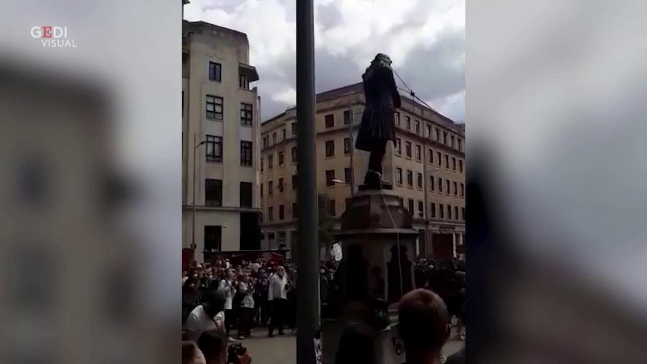 Gran Bretagna, l'idea di Banksy per rimpiazzare le statue degli schiavisti: "Così siamo tutti contenti"