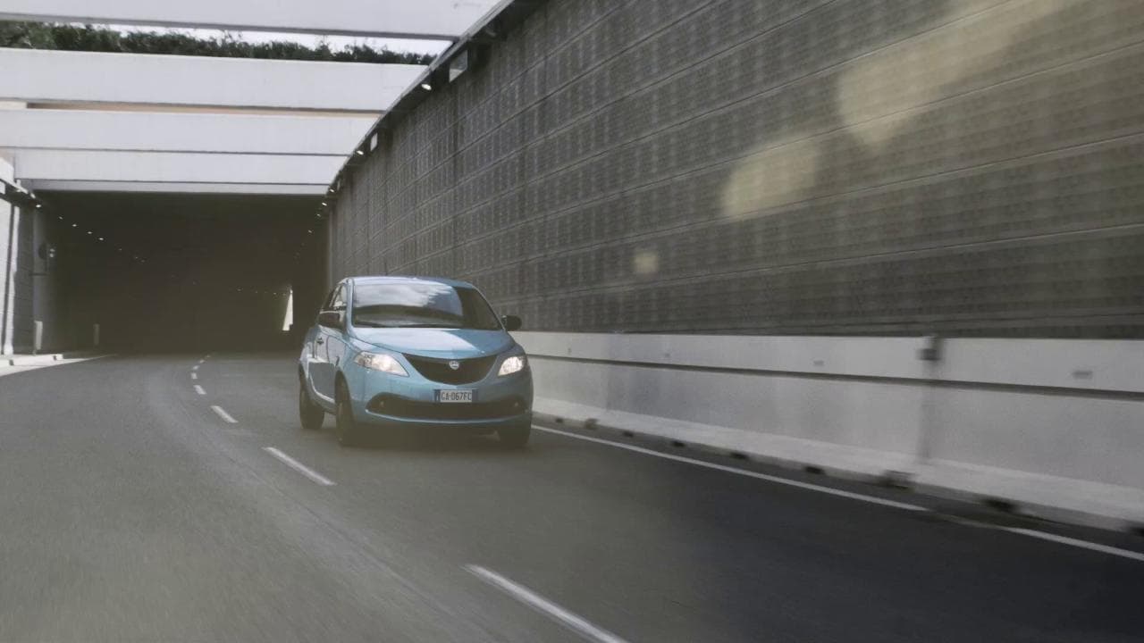 Lancia Ypsilon Ecochic ora anche Hybrid