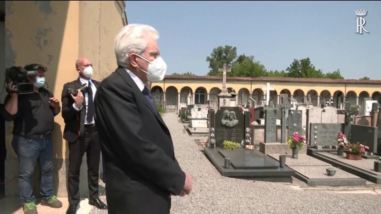 2 giugno, Mattarella al cimitero di Codogno: il presidente depone una corona per le vittime del Covid