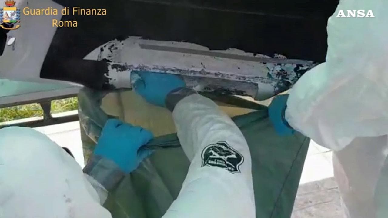 Roma, nascondevano cocaina nelle moto d'acqua: sgominata banda di narcotrafficanti