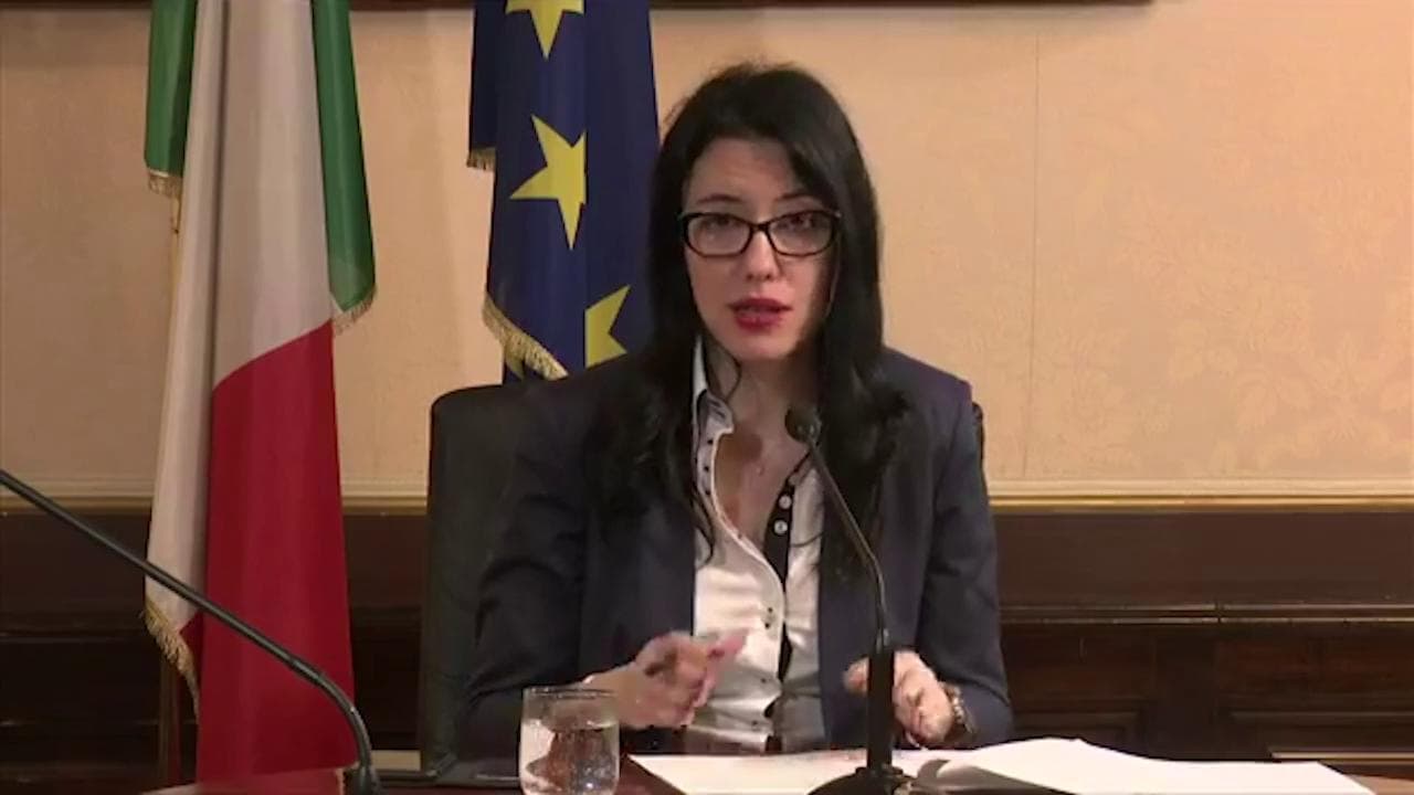 Fase 2 a scuola, Azzolina: "Insufficienze si recuperano a settembre. Bocciatura in casi estremi"