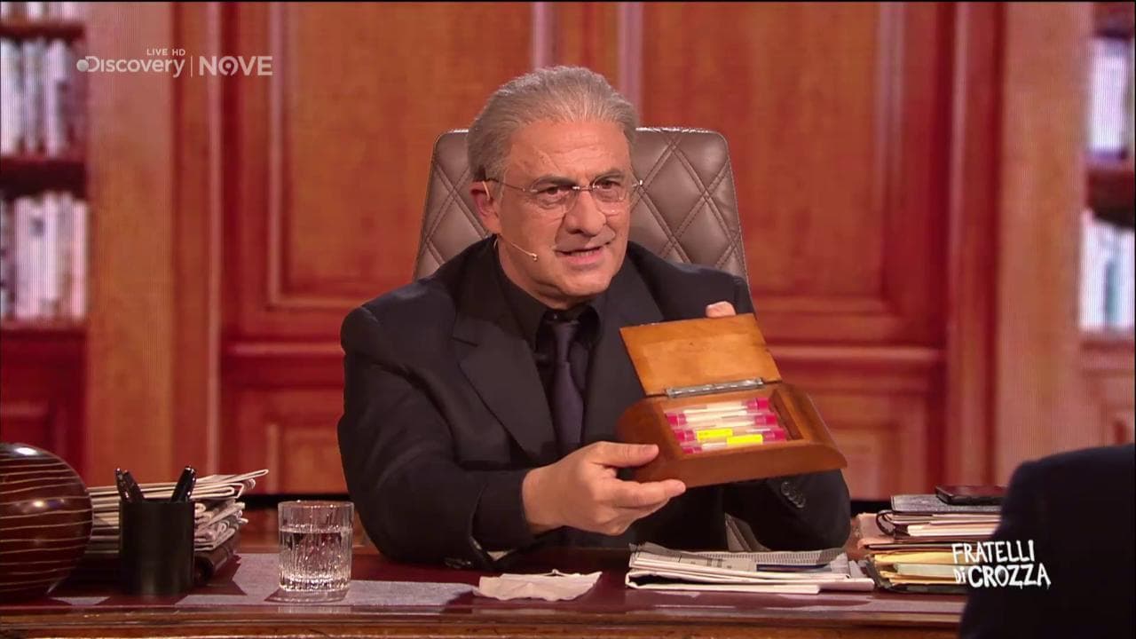 Crozza-De Luca e il trionfo social: "Sono pronto a presentare Sanremo"