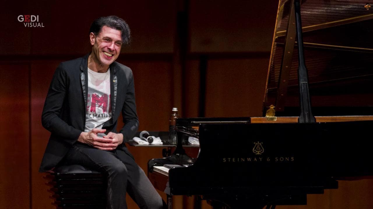 Addio a Ezio Bosso, l'omaggio sui social: "Grazie Maestro per tutte le emozioni"