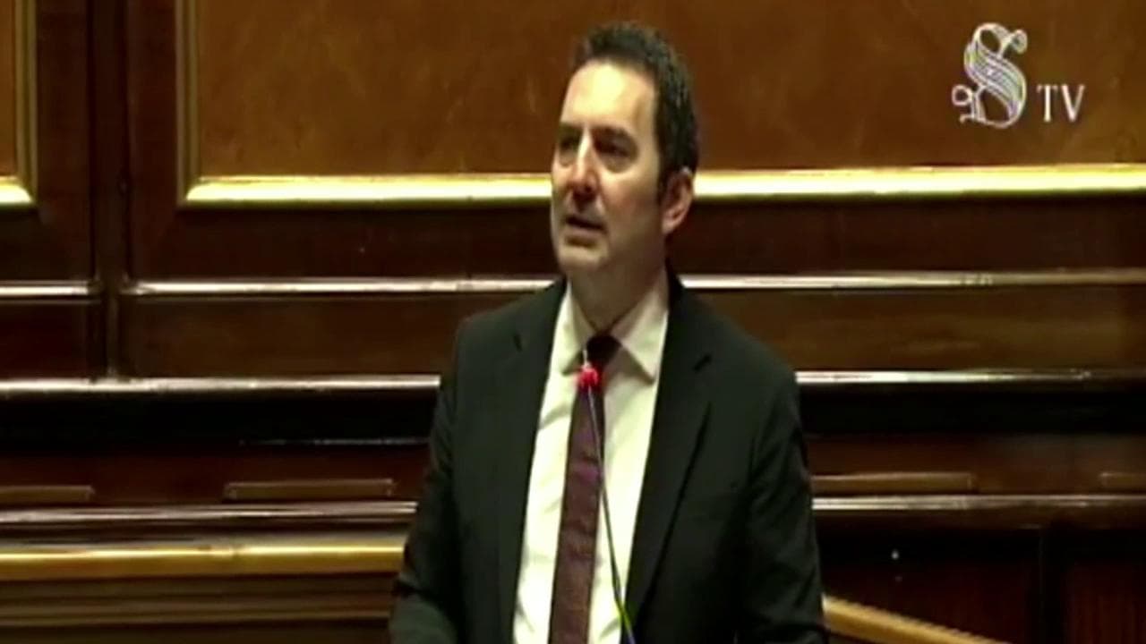 Coronavirus, Spadafora: "Eccessiva polemica sul calcio. Serie A riprenderà solo in sicurezza"