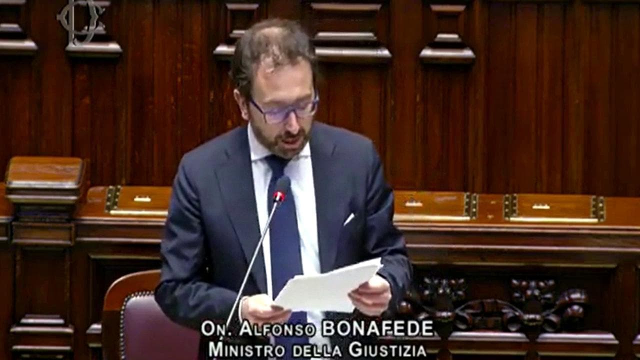 Carceri, Bonafede: "Su nomina Dap offesa onorabilità mia e delle vittime di mafia"