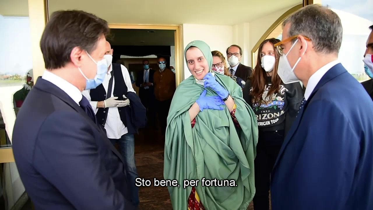 Silvia Romano in Italia, le prime parole:  "Sto bene, fisicamente e mentalmente"