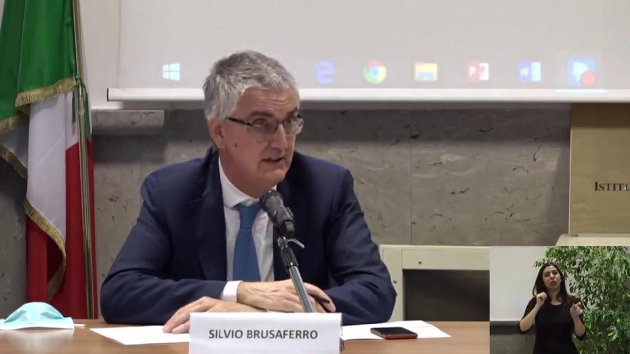 Coronavirus, Brusaferro (Iss) sulla ripartenza del calcio: "Difficile immaginare di riempire gli stadi"