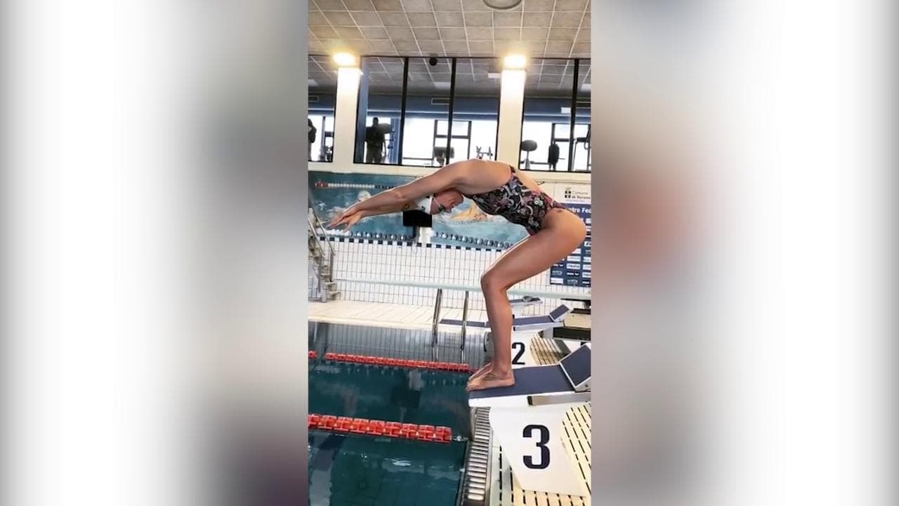 Il ritorno in piscina di Federica Pellegrini: "Dopo sei settimane sono come una bambina"