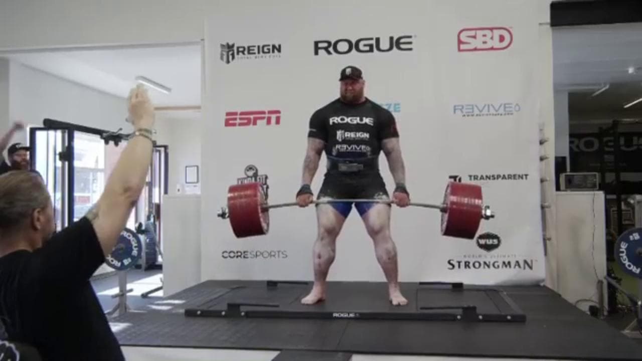 Pesi, l'attore del "Trono di spade" batte il record del mondo: "La Montagna" solleva 501 kg