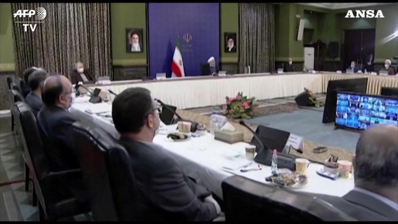 Coronavirus in Iran, Rouhani: "Prigionieri politici a rischio contagio fuori dalle carceri fino al 20 maggio"
