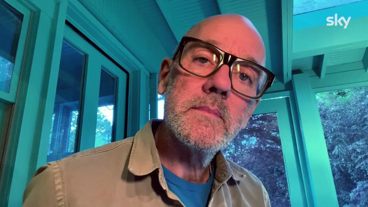 Coronavirus, "No Time For Love Like Now": Michael Stipe canta il nuovo brano sulle immagini di Milano deserta