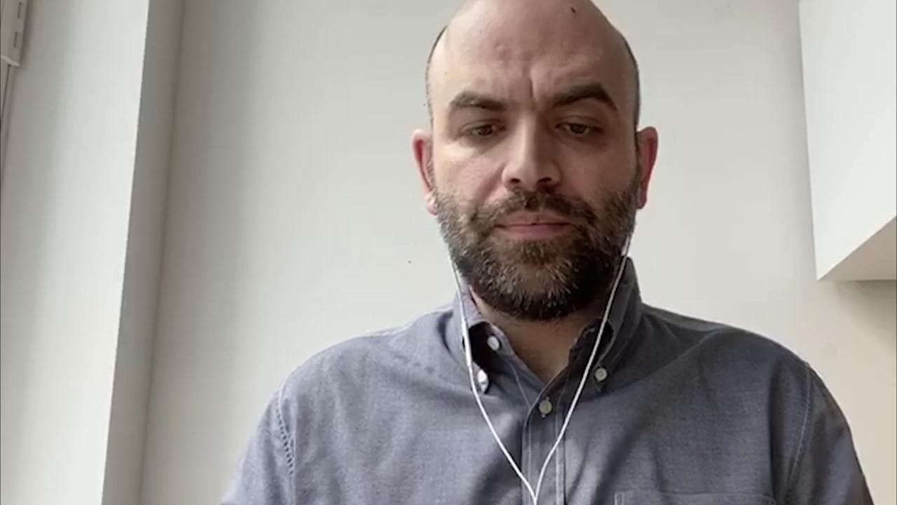 Saviano risponde a Die Welt: "Meno soldi arriveranno all'Italia dall'Ue, più potere avranno le mafie"