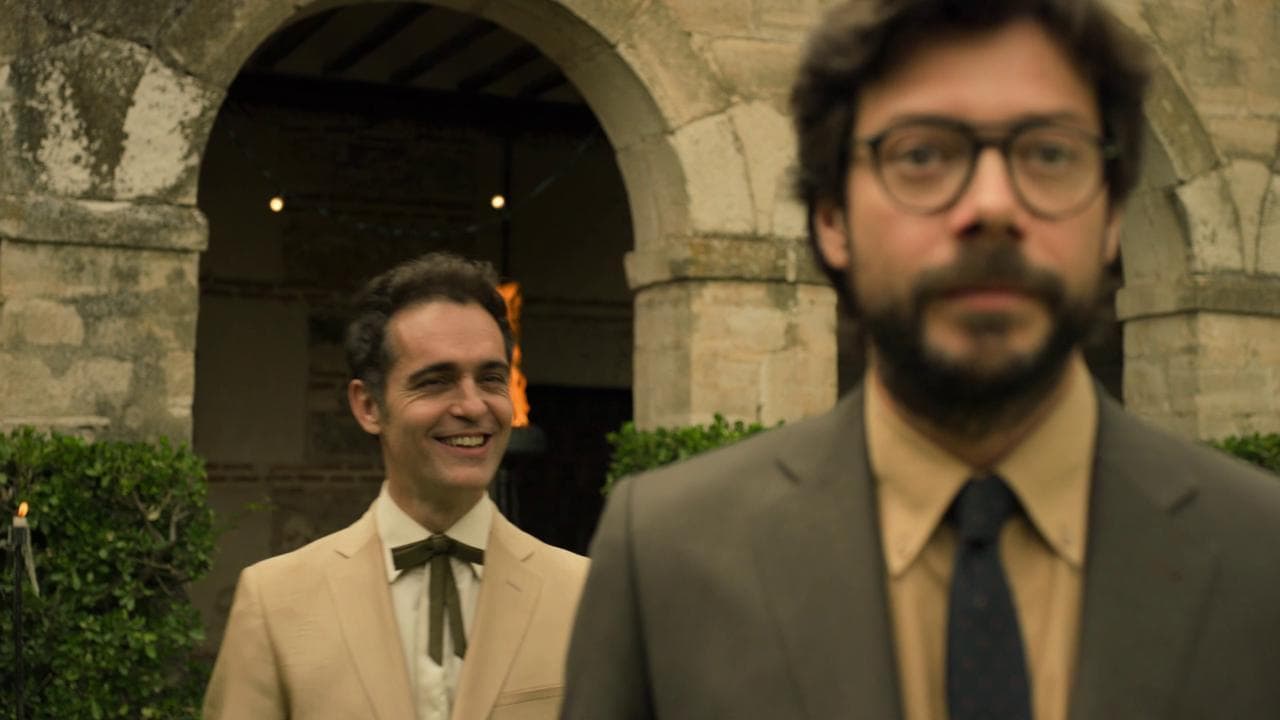 'La Casa di carta 4' e i monaci fiorentini cantano Battiato al matrimonio di Berlino