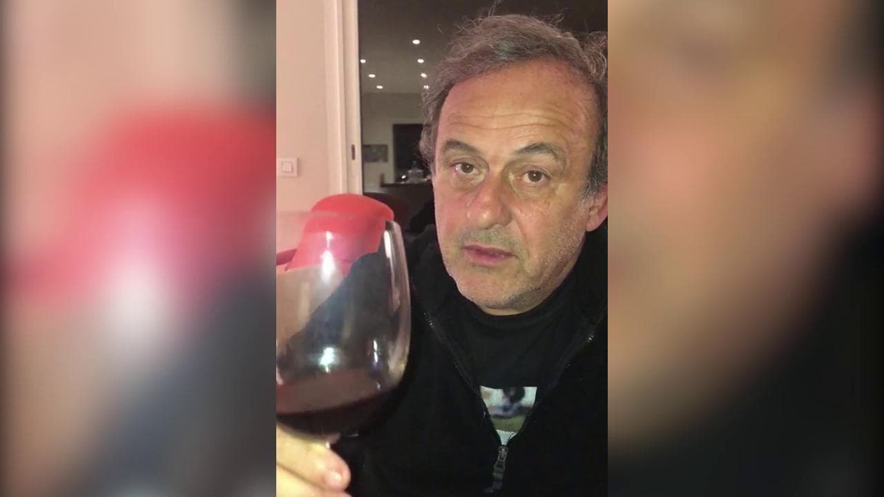 Addio a Gianni Mura, Platini con un calice di vino rosso: "A un grande amico, un grande giornalista"
