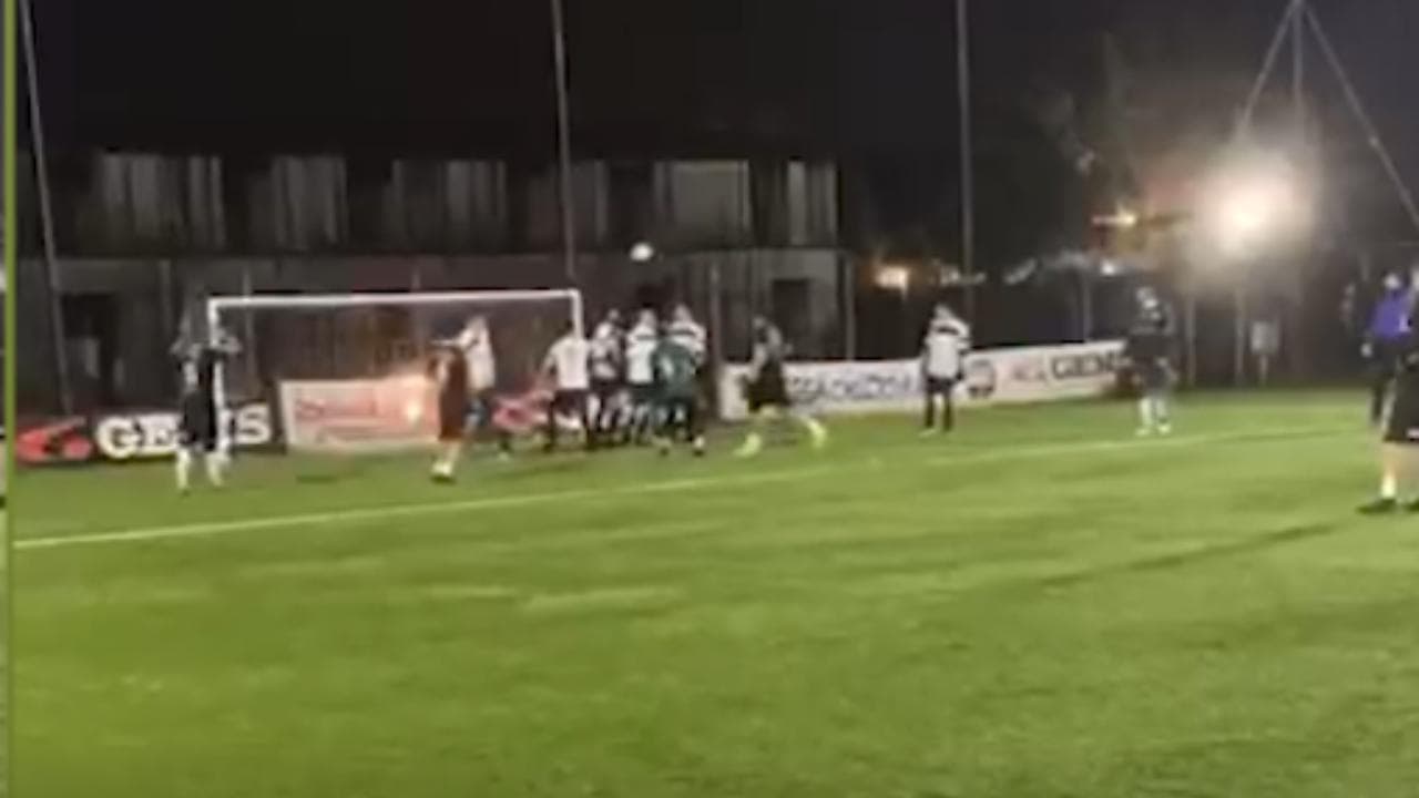 Roma, Francesco Totti continua a stupire: "cucchiaio" perfetto nella partita di Calcio a 8