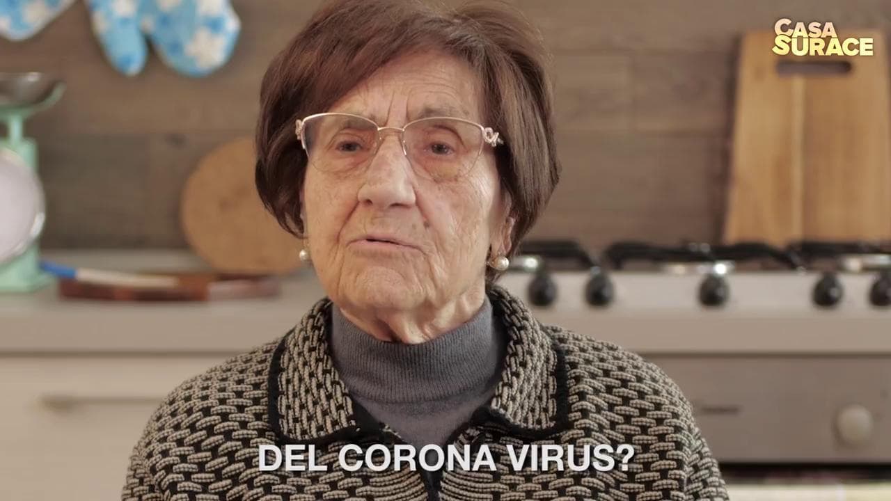 Coronavirus, "Niente baci, solo occhiolini": i consigli (da ridere) della nonna di Casa Surace
