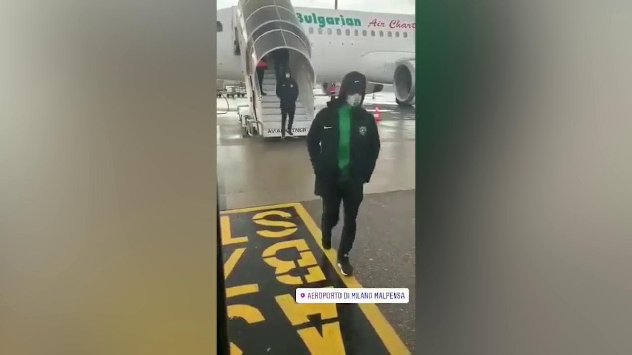 Inter-Ludogorets, i giocatori del club bulgaro a Milano con guanti e mascherine per paura del coronavirus