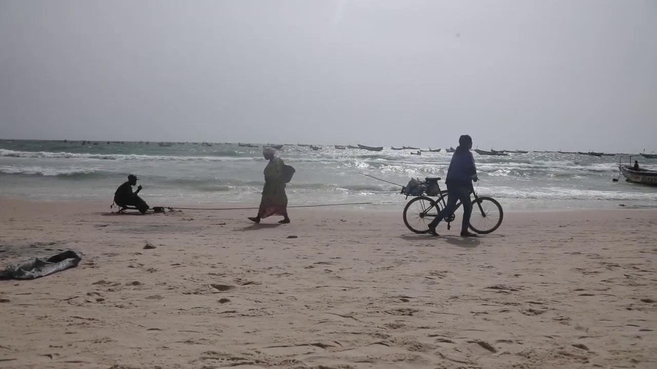 Mauritania, il deserto avanza implacabile, la gente scappa e cerca nelle città o altrove una vita migliore