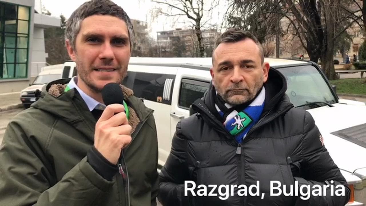 Inter, il tifoso che non si perde una trasferta. In Bulgaria in Limousine